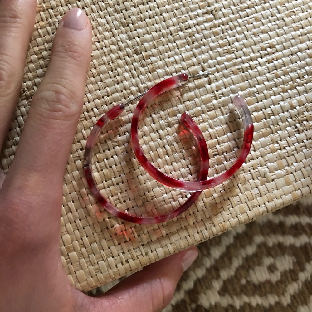 Red and clear tortoise shell acrylic hoop earrings